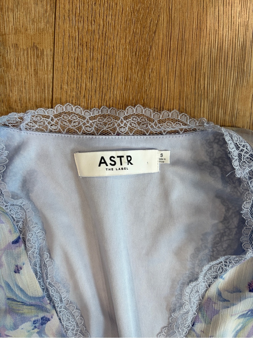 ASTR The Label Lavender Floral Tiered Midi Dress Small - Picture 6 of 9
